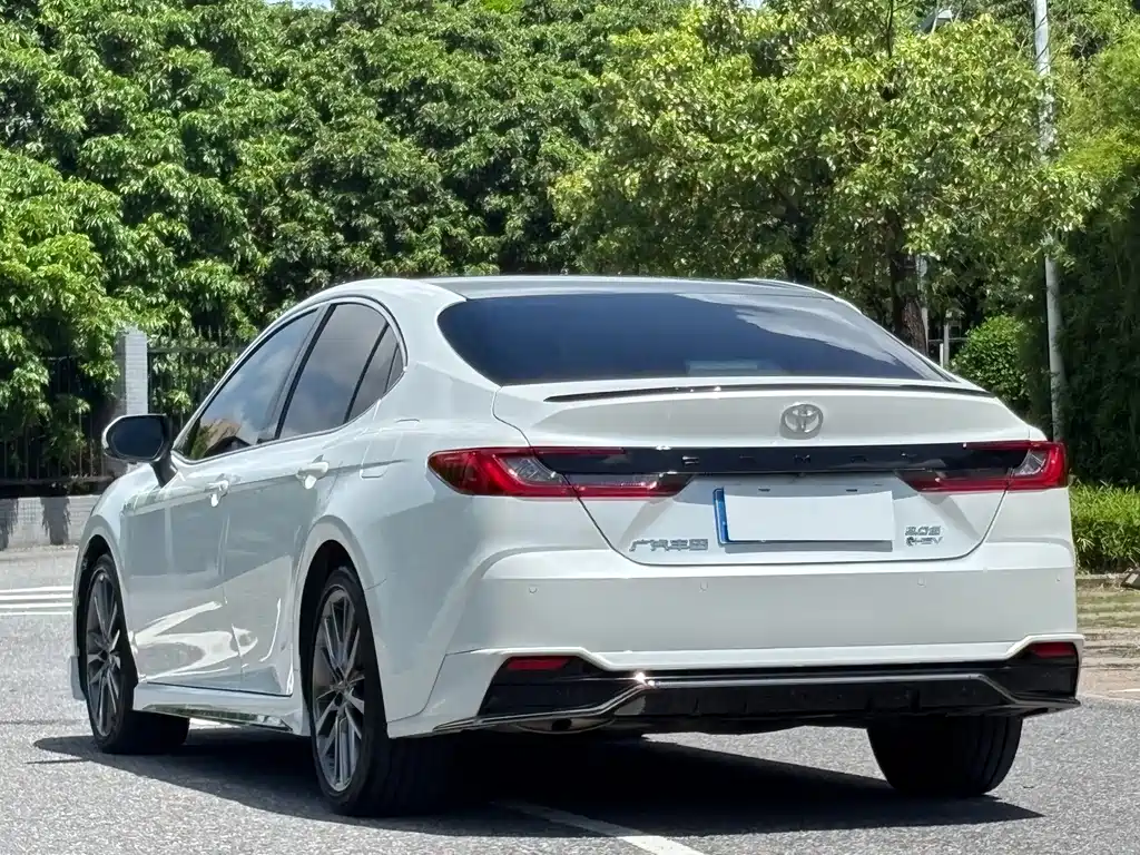 Toyota Camry 2024 — фото 19