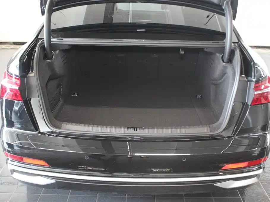 Audi A6L 2023