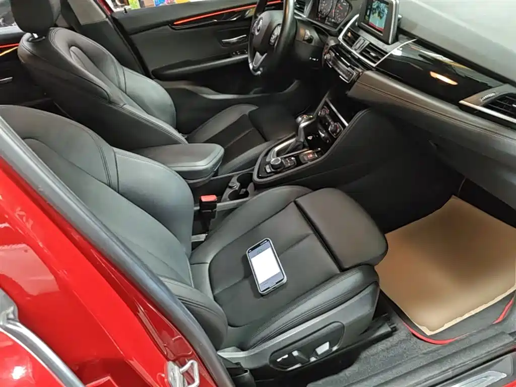 BMW 2 Series Active Tourer 2018 — фото 25