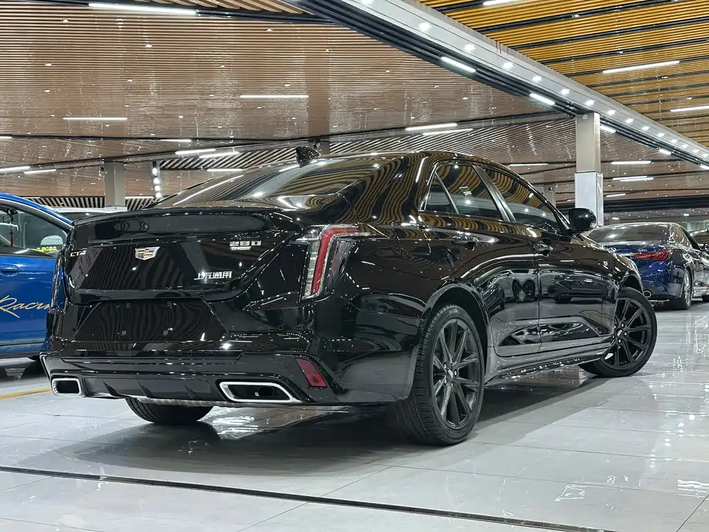 Cadillac CT4 2021 — фото 12