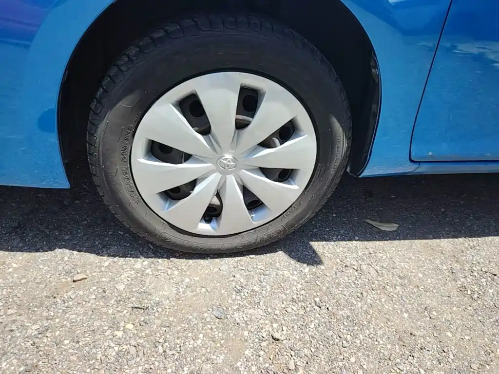 Toyota Yaris L 2015 — фото 25
