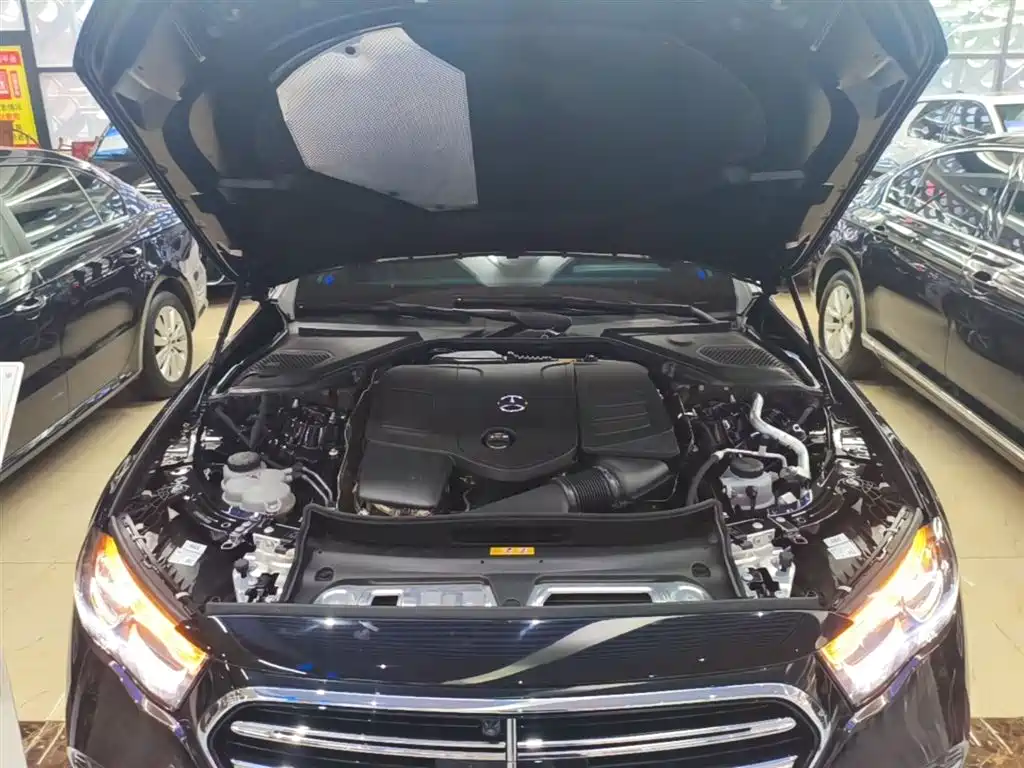 Mercedes-Benz E-Class 2025 — фото 20
