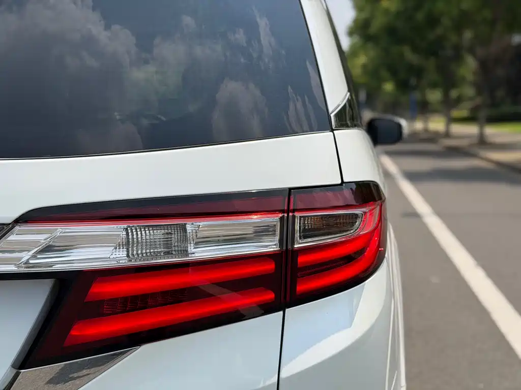 Honda Odyssey 2018 — фото 26