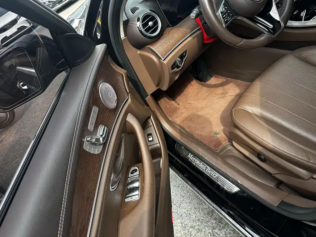 Mercedes-Benz E-Class 2023 — фото 6