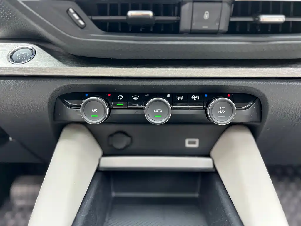 Citroen C5 X 2023 — фото 13