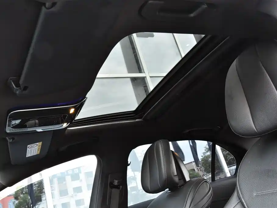 Mercedes-Benz C-Class 2022 — фото 17
