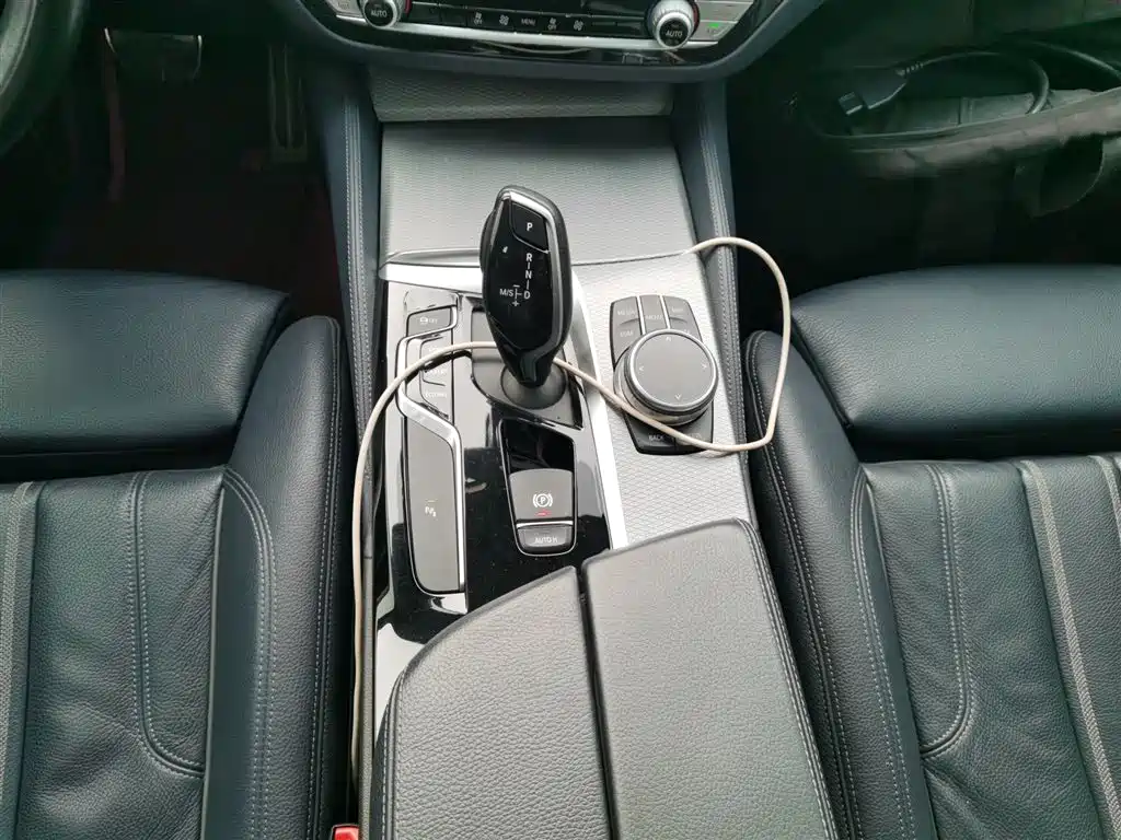 BMW 5 Series 2020 — фото 13