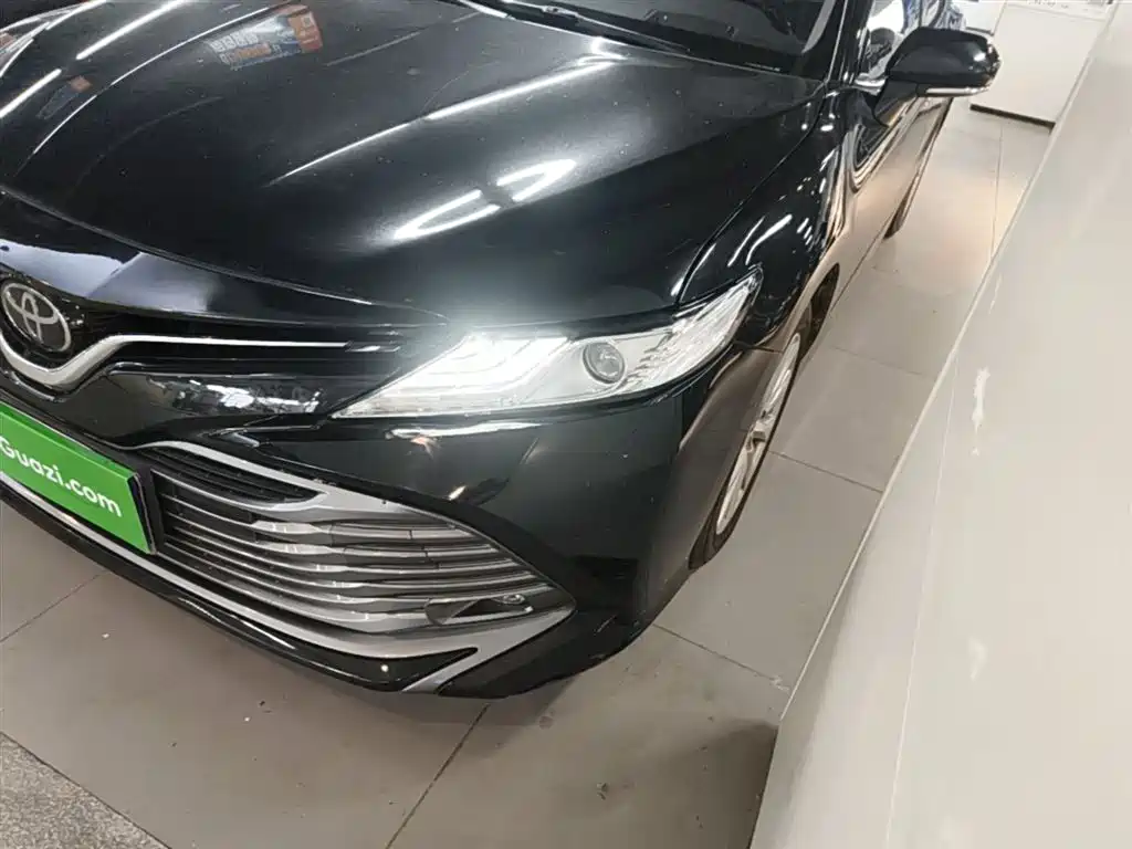 Toyota Camry 2018 — фото 24