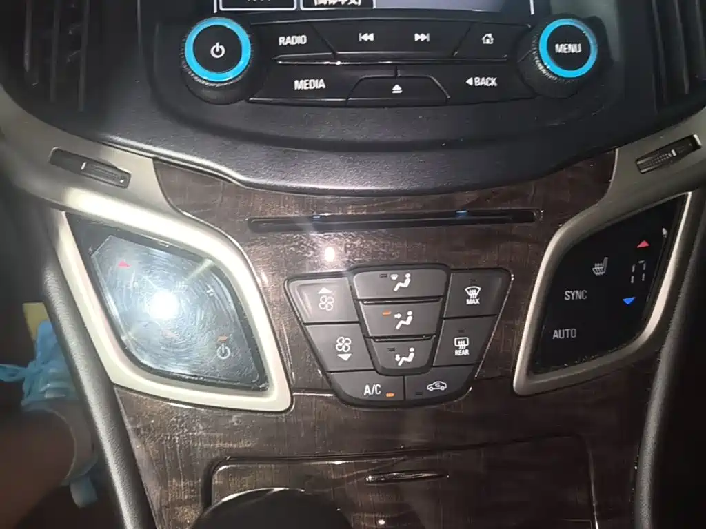 Buick LaCrosse 2015 — фото 13