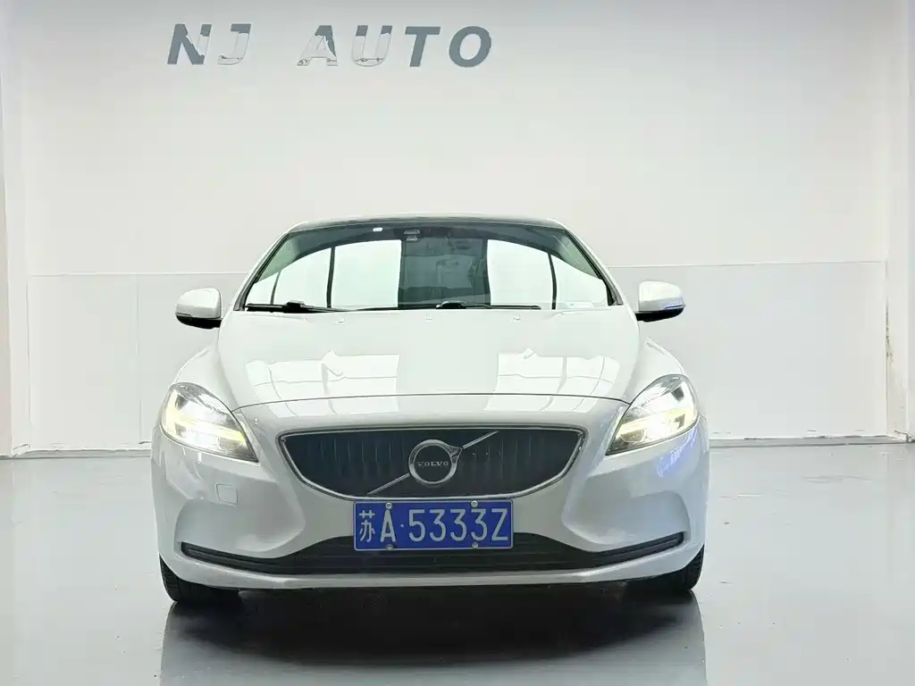 Volvo V40 2016 — фото 2