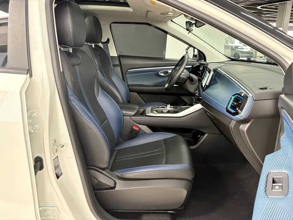 GAC Trumpchi GS3 2025 — фото 9