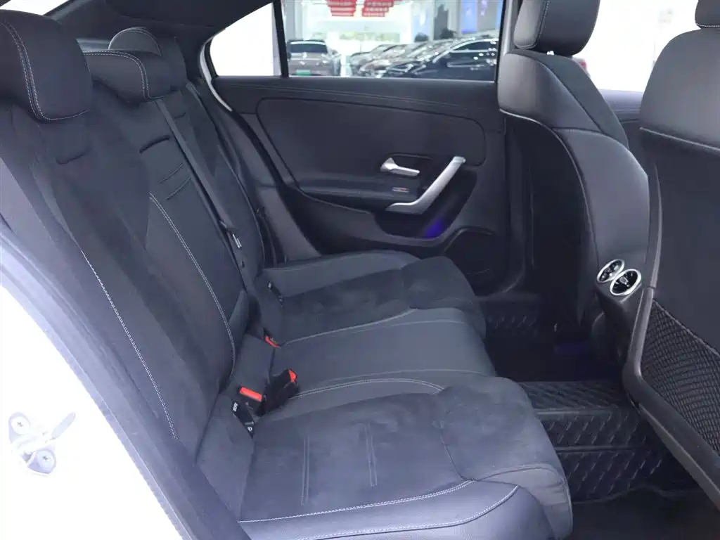 Mercedes-Benz A-Class 2023 — фото 20