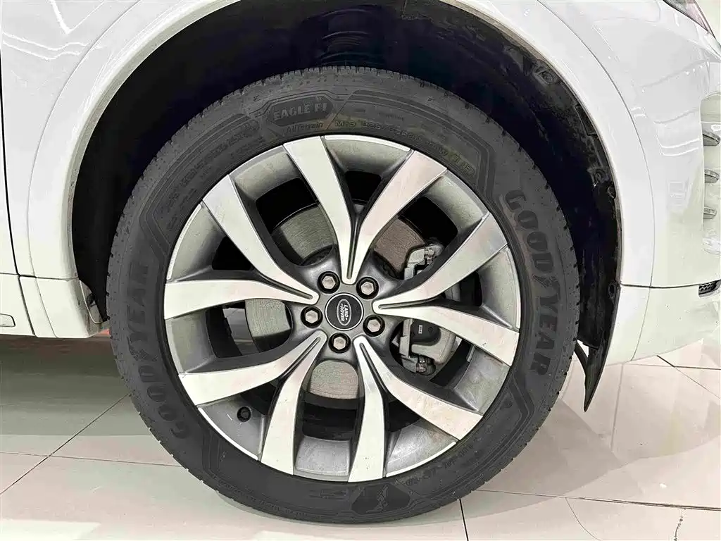 Land Rover Discovery Sport 2025
