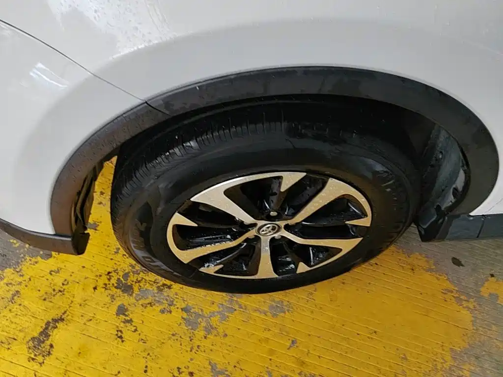 Toyota RAV4 2018 — фото 23