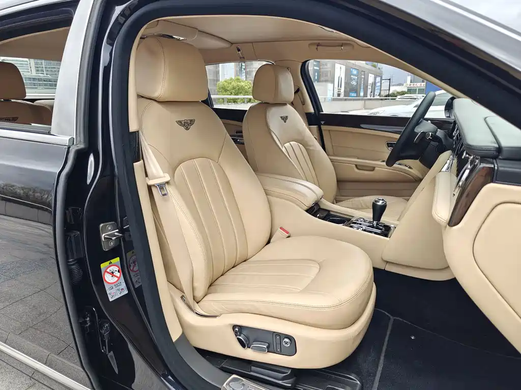 Bentley Mulsanne 2013 — фото 19