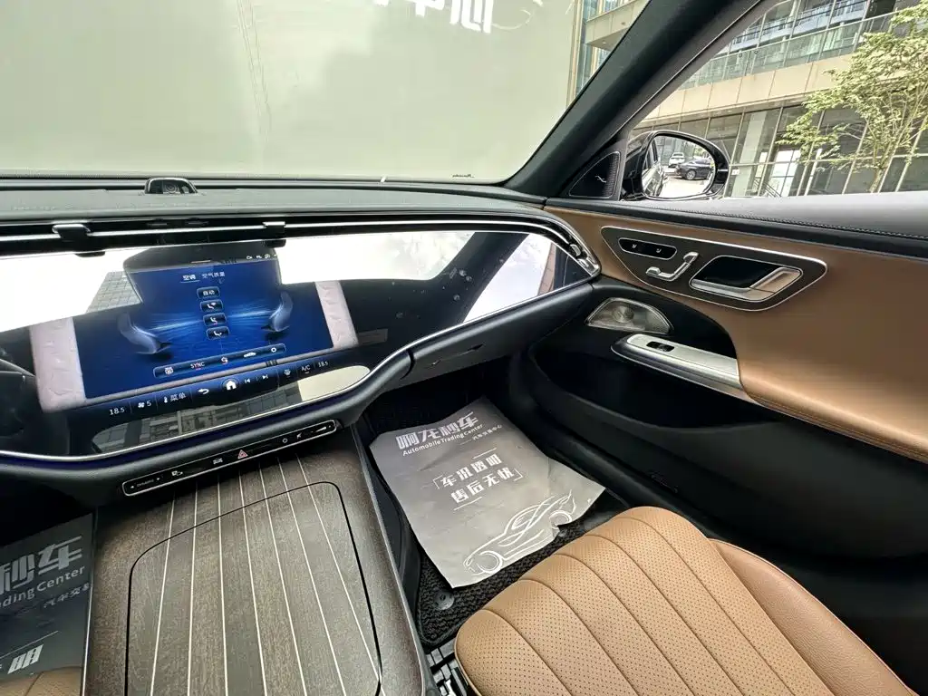 Mercedes-Benz E-Class 2025 — фото 15
