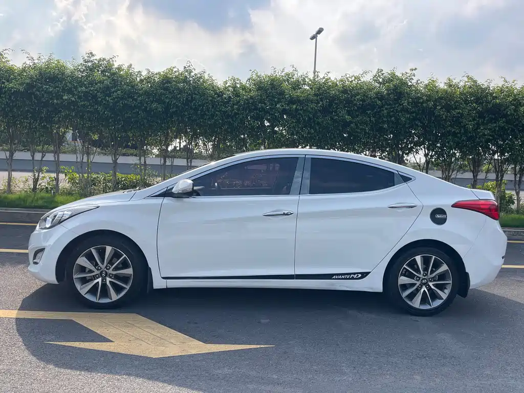 Hyundai Elantra Langdong 2015 — фото 4