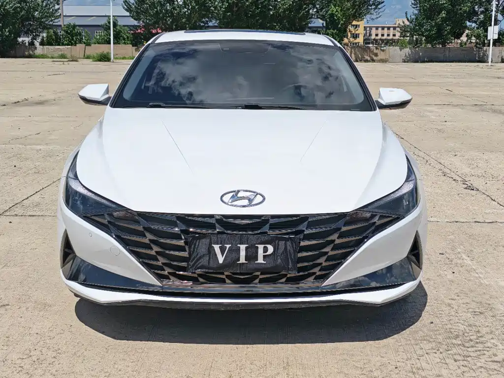 Hyundai Elantra 2022