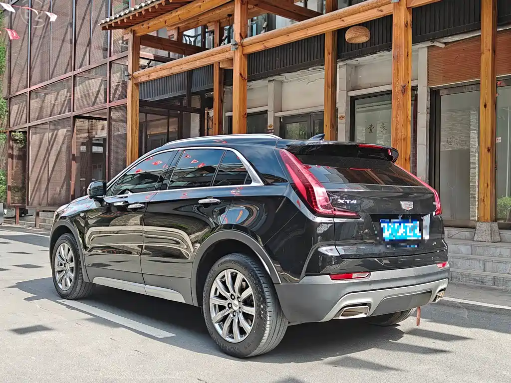 Cadillac XT4 2020 — фото 16
