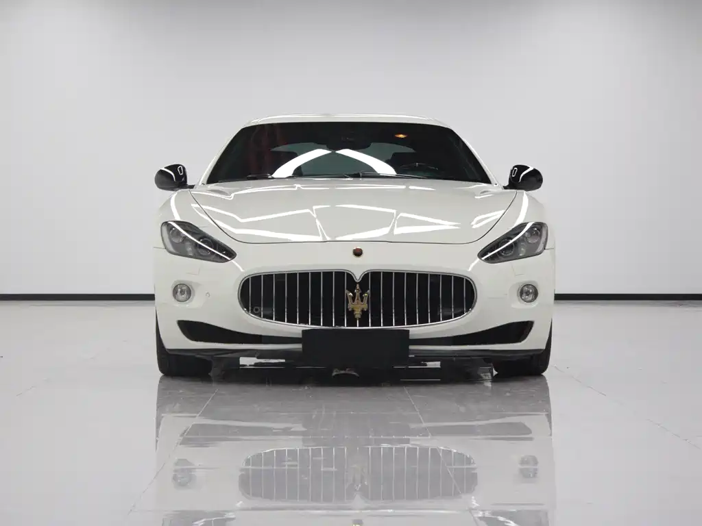 Maserati GranTurismo 2013 — фото 2