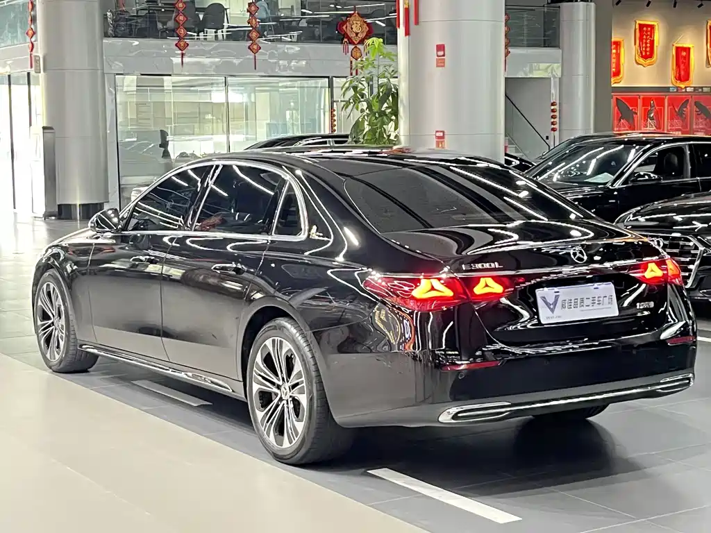Mercedes-Benz E-Class 2025