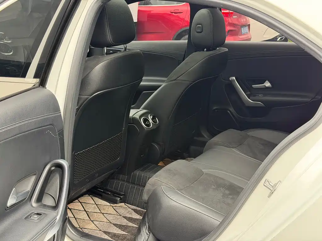 Mercedes-Benz A-Class 2020 — фото 10