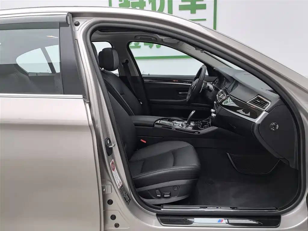 BMW 5 Series 2013 — фото 23