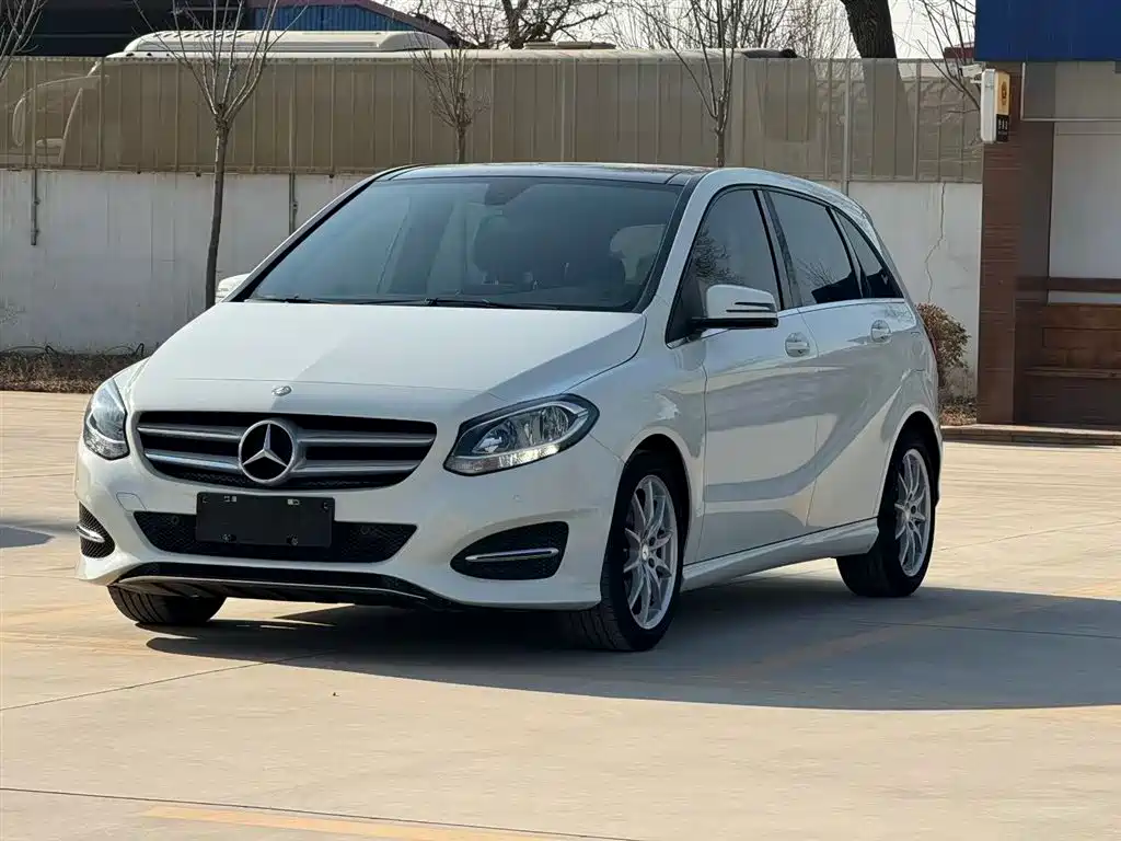 Mercedes-Benz B-Class 2016 — фото 1