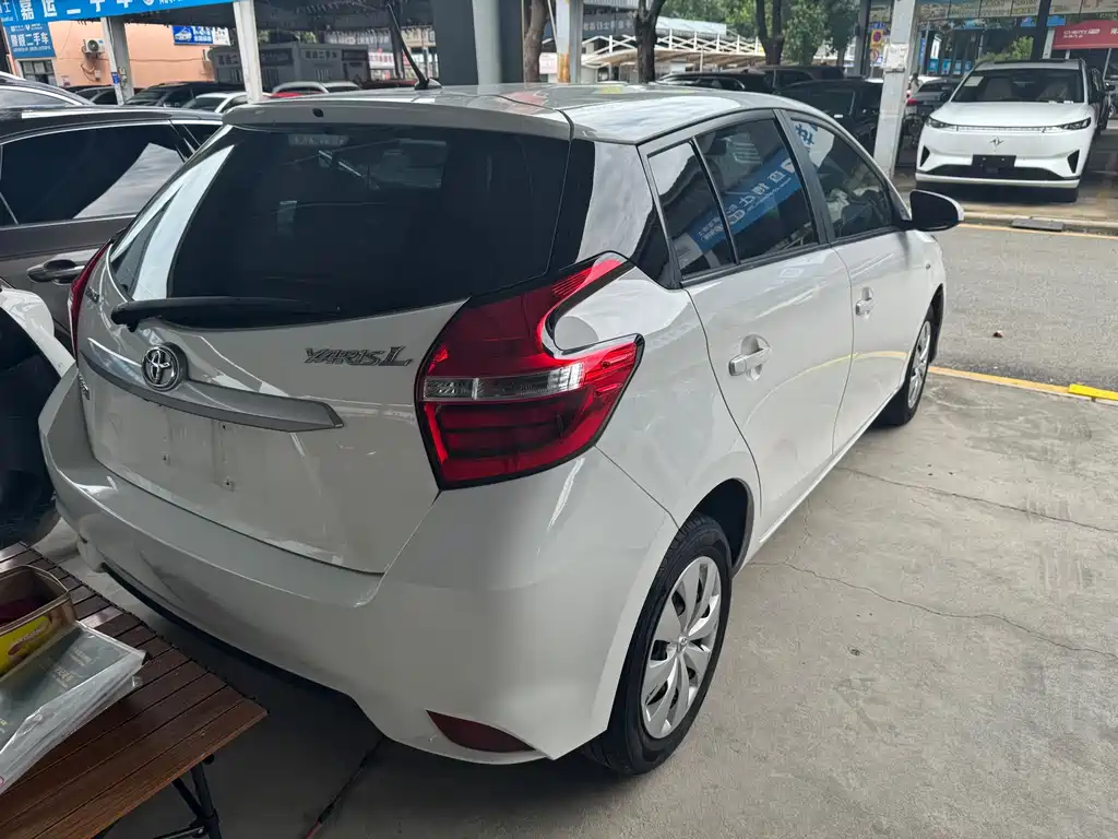 Toyota Yaris L 2019 — фото 11