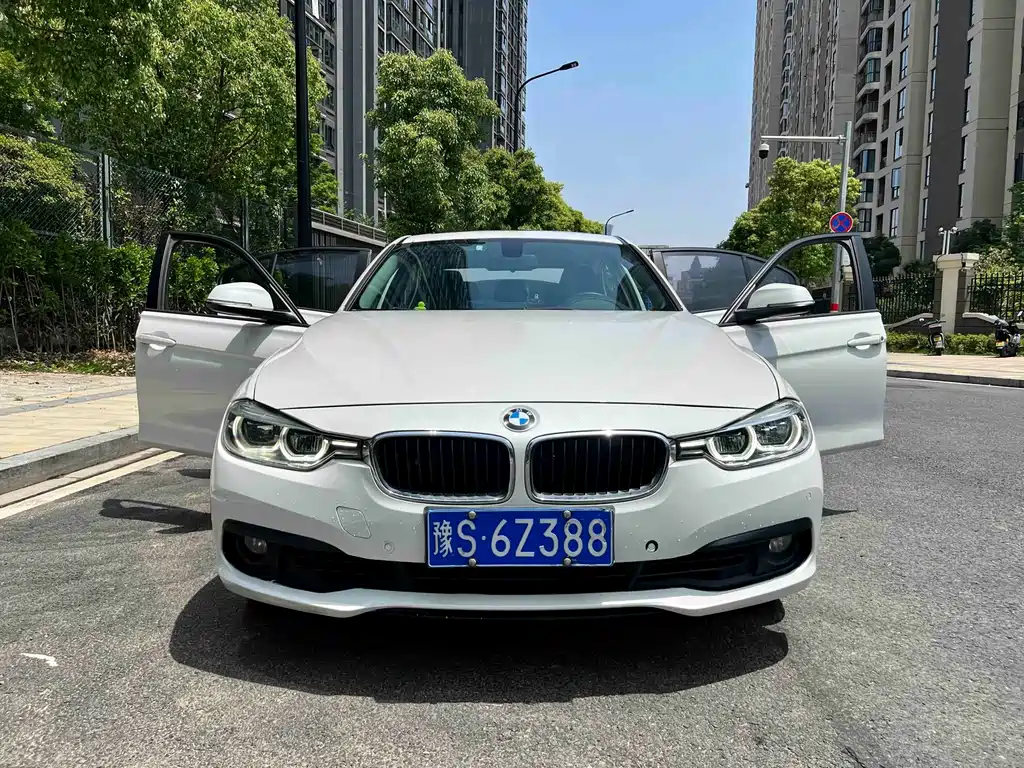 BMW 3 Series 2017 — фото 23