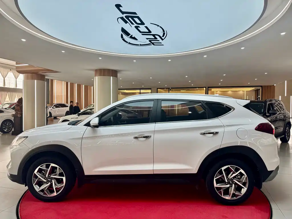 Hyundai Tucson 2021 — фото 12