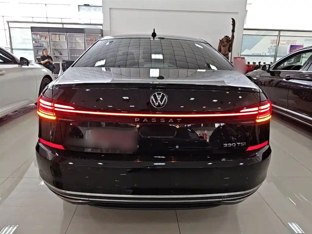 Volkswagen Passat 2022 — фото 6