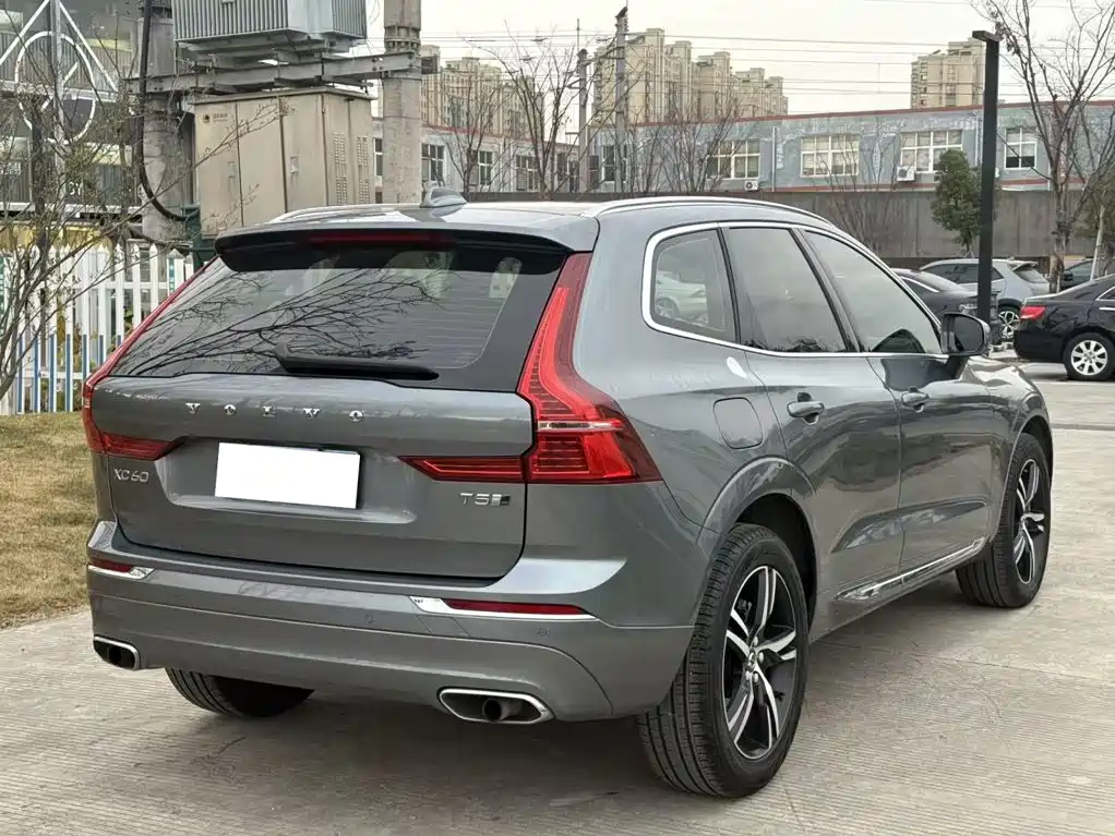 Volvo XC60 2020 — фото 11