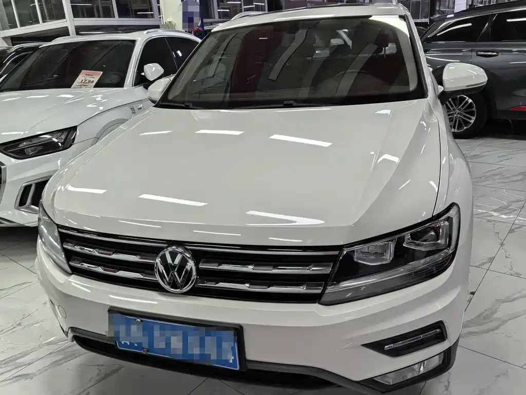Volkswagen Tiguan L 2020 — фото 2