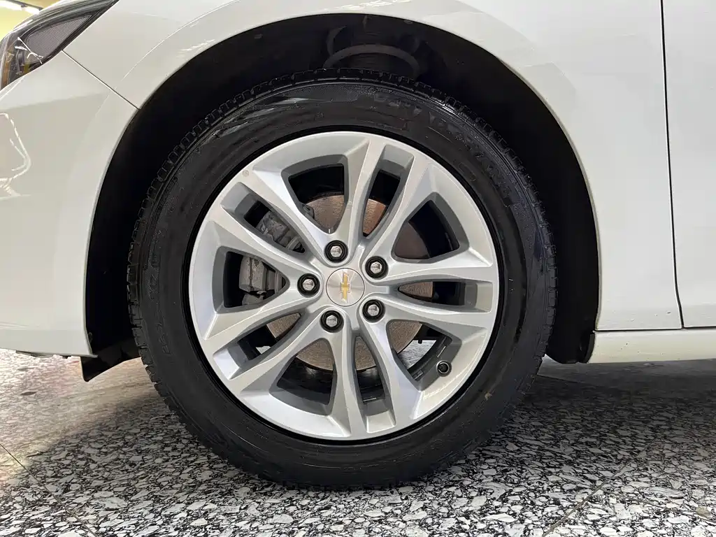 Chevrolet Malibu XL 2017 — фото 14