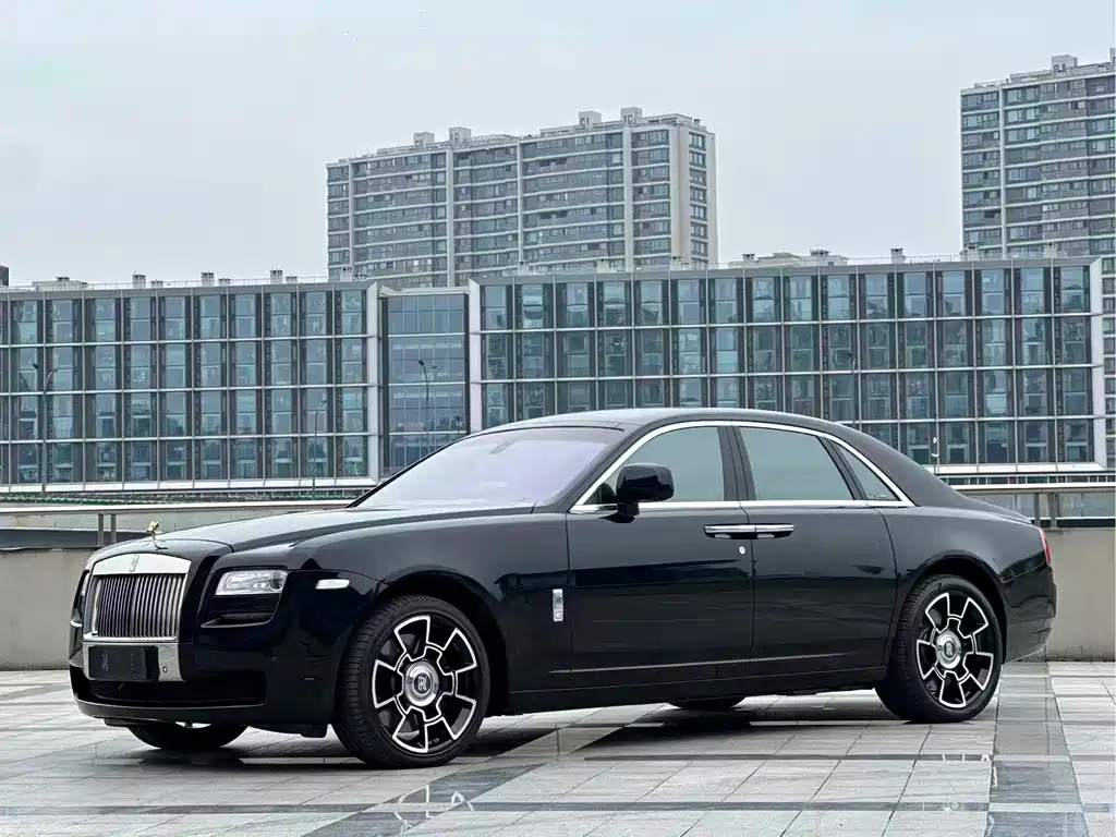 Rolls-Royce Ghost 2010 — фото 1