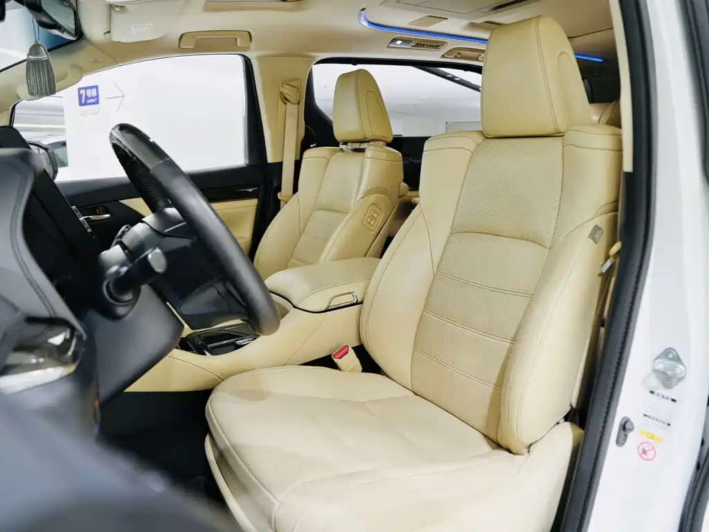 Toyota Alphard 2017 — фото 6
