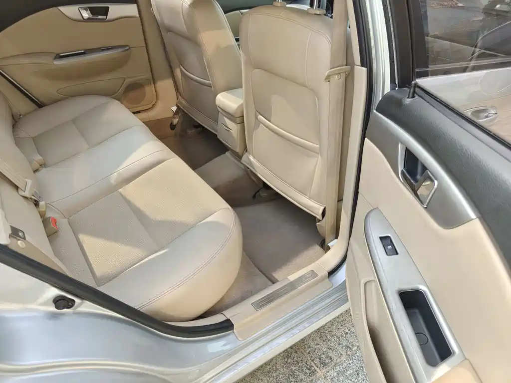 Buick Excelle 2013 — фото 14