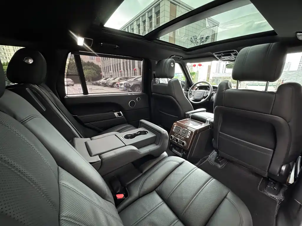 Land Rover Range Rover 2018 — фото 23