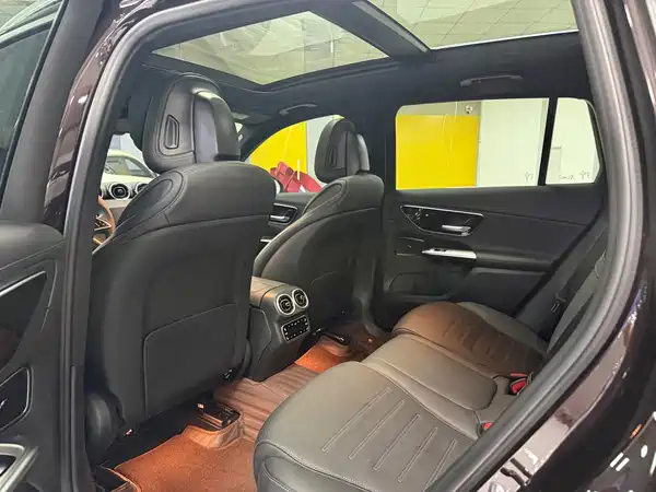 Mercedes-Benz GLC 2023