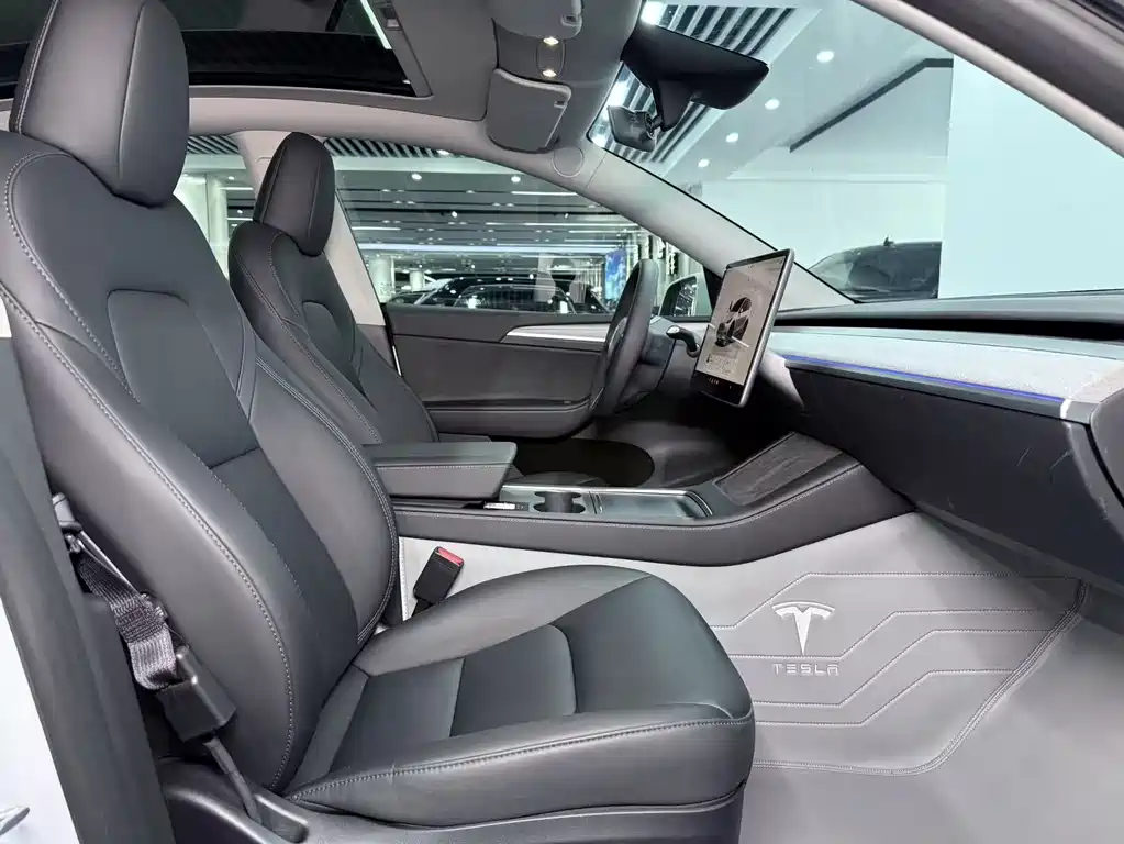 Tesla Model Y 2024 — фото 10