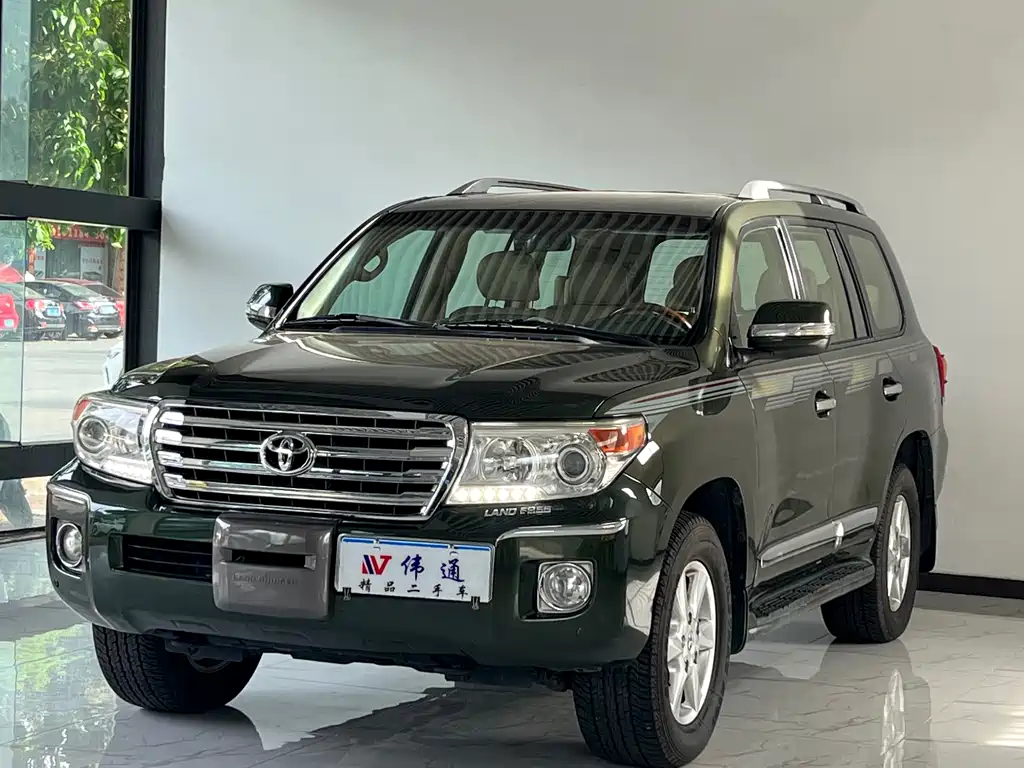Toyota Land Cruiser 2015 — фото 1