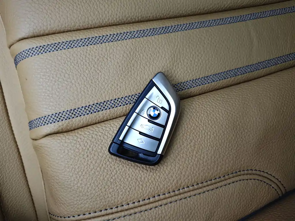 BMW 6 Series GT 2024 — фото 20