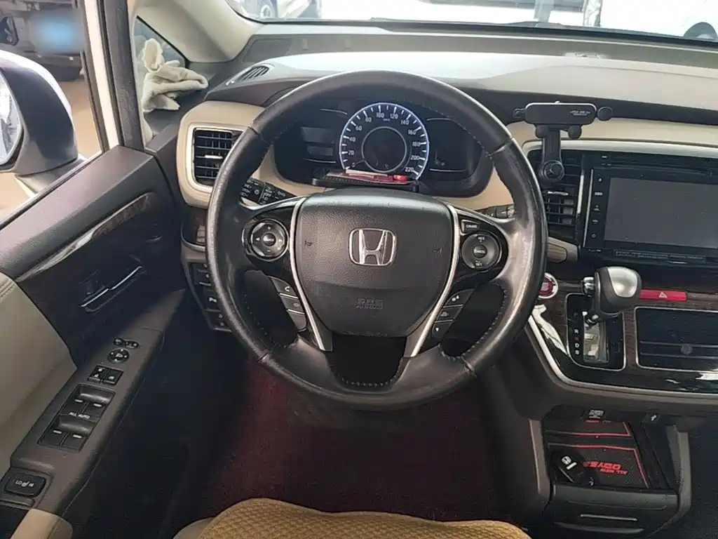 Honda Odyssey 2016 — фото 11