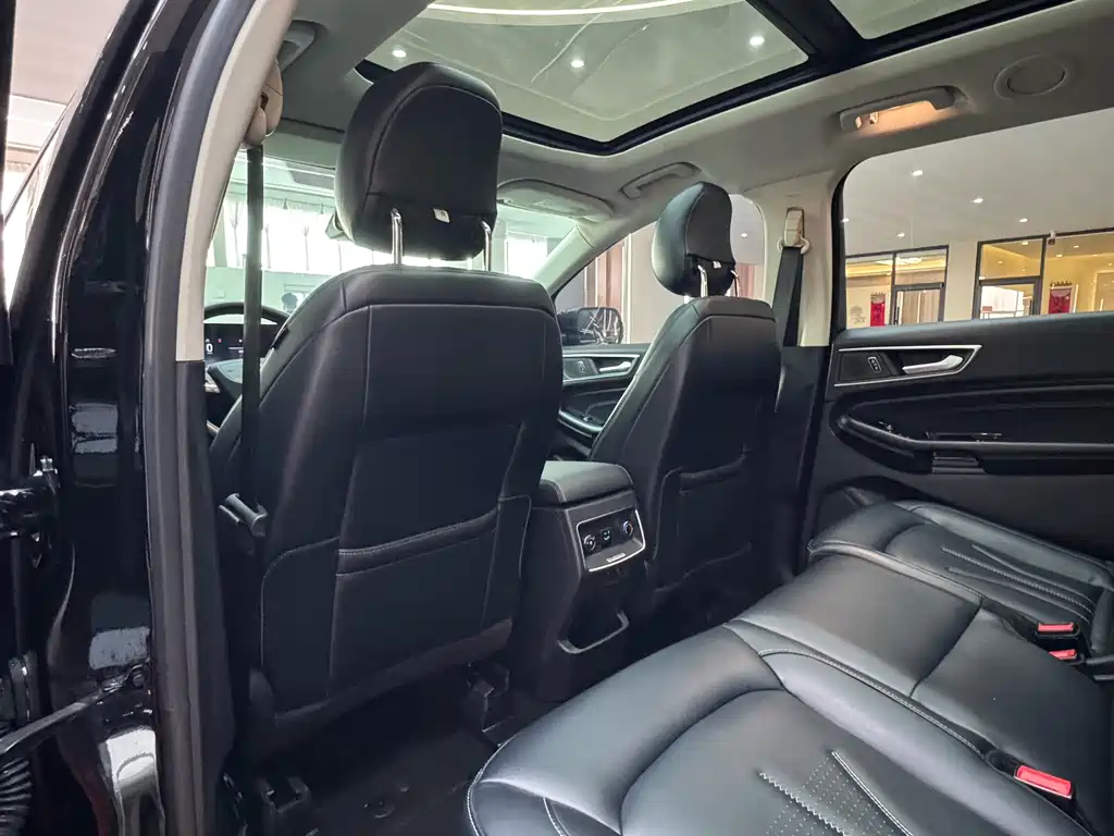 Ford Edge 2022 — фото 15
