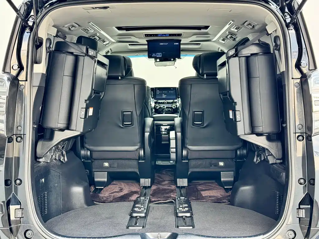 Toyota Vellfire 2021 — фото 9