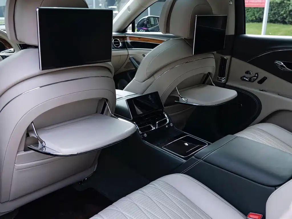 Bentley Flying Spur PHEV 2023 — фото 16