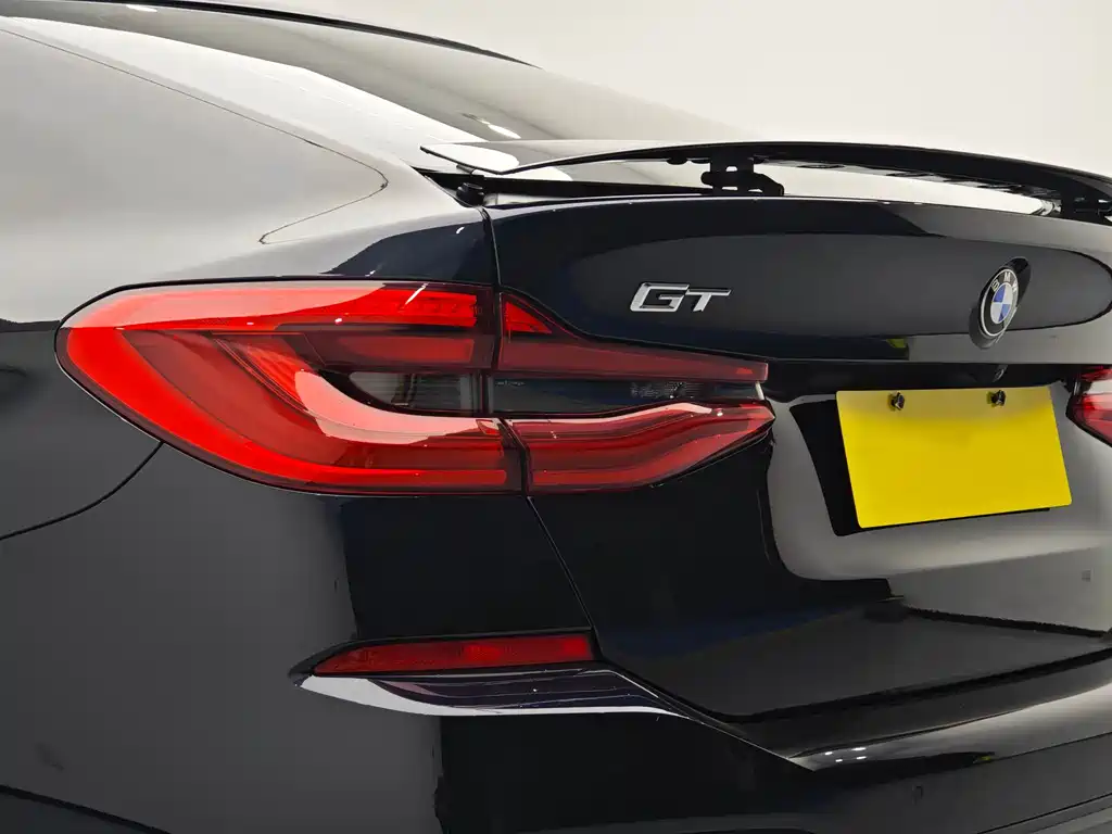 BMW 6 Series GT 2024 — фото 10