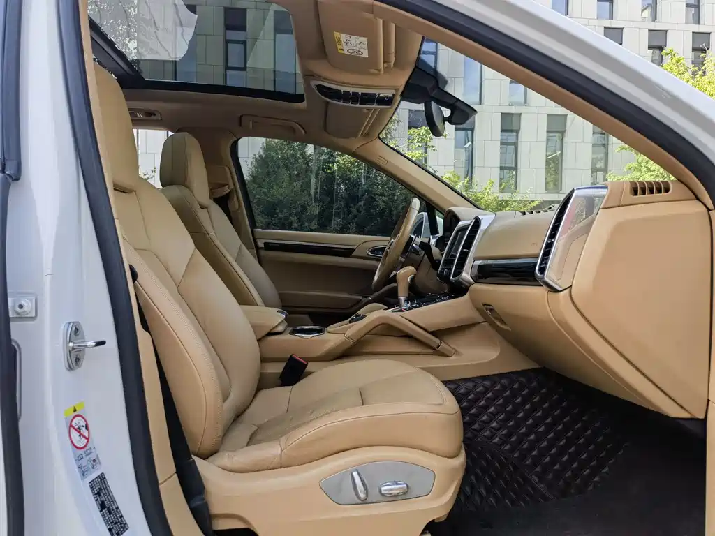 Porsche Cayenne 2015 — фото 14