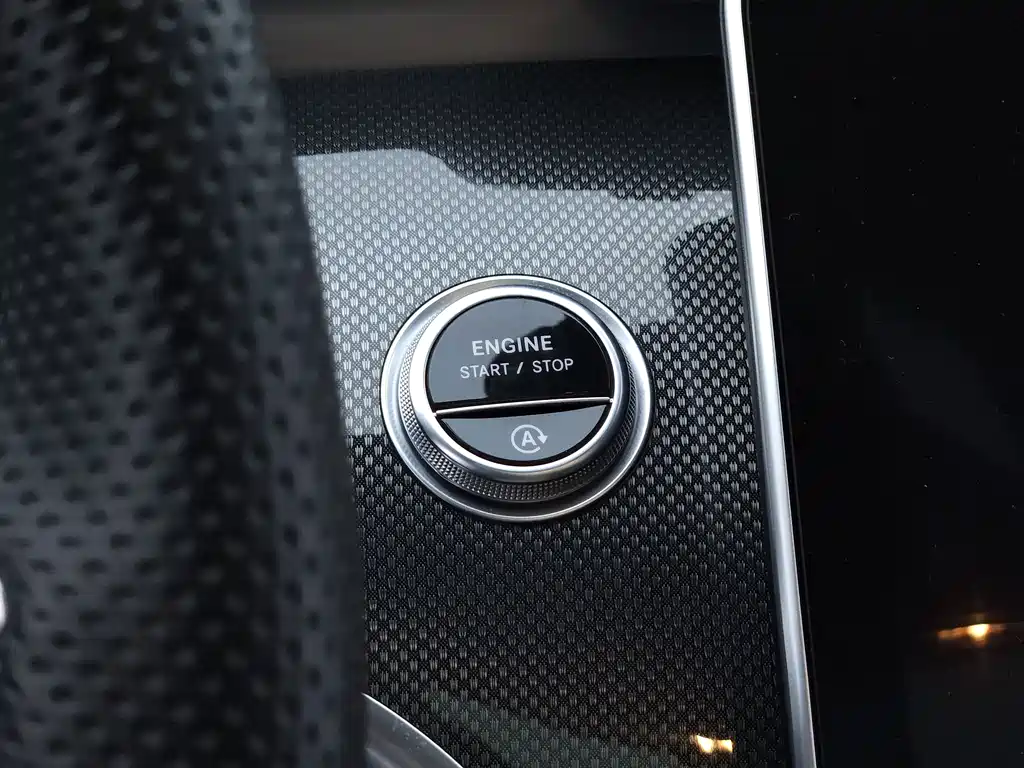 Mercedes-Benz C-Class 2024 — фото 14